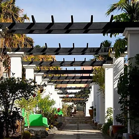 Aparthotel Esquinzo Y Monte Del Mar