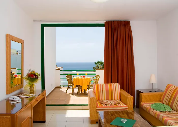 Esquinzo Y Monte Del Mar 3*