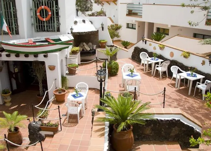 Esquinzo Y Monte Del Mar Apartmanhotel 3*